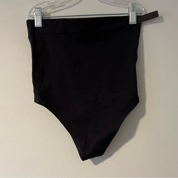 SKIMS High Waisted Thong NEW - Picture 1 of 4